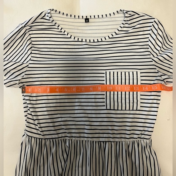 Black and White Striped Dress with Pockets - Size M - Picture 8 of 8